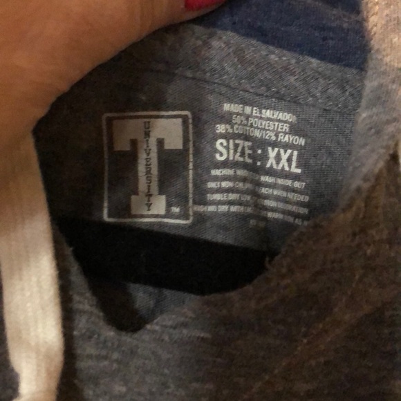 Florida Gators hooded T-shirt. - Picture 3 of 6